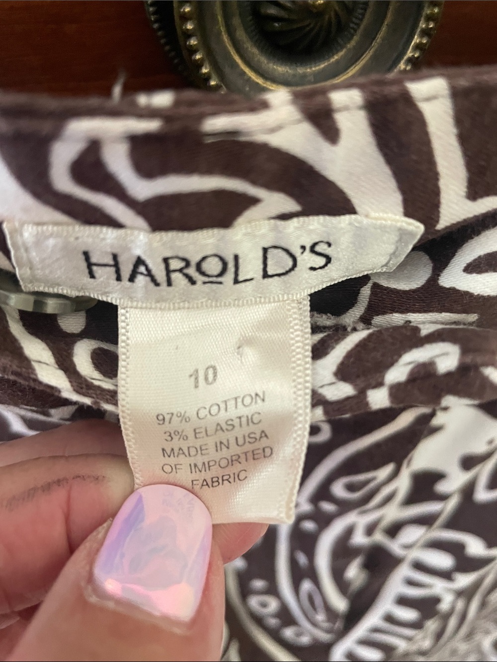 Harold’s Brown and White Printed Crop Pants - Picture 2 of 5
